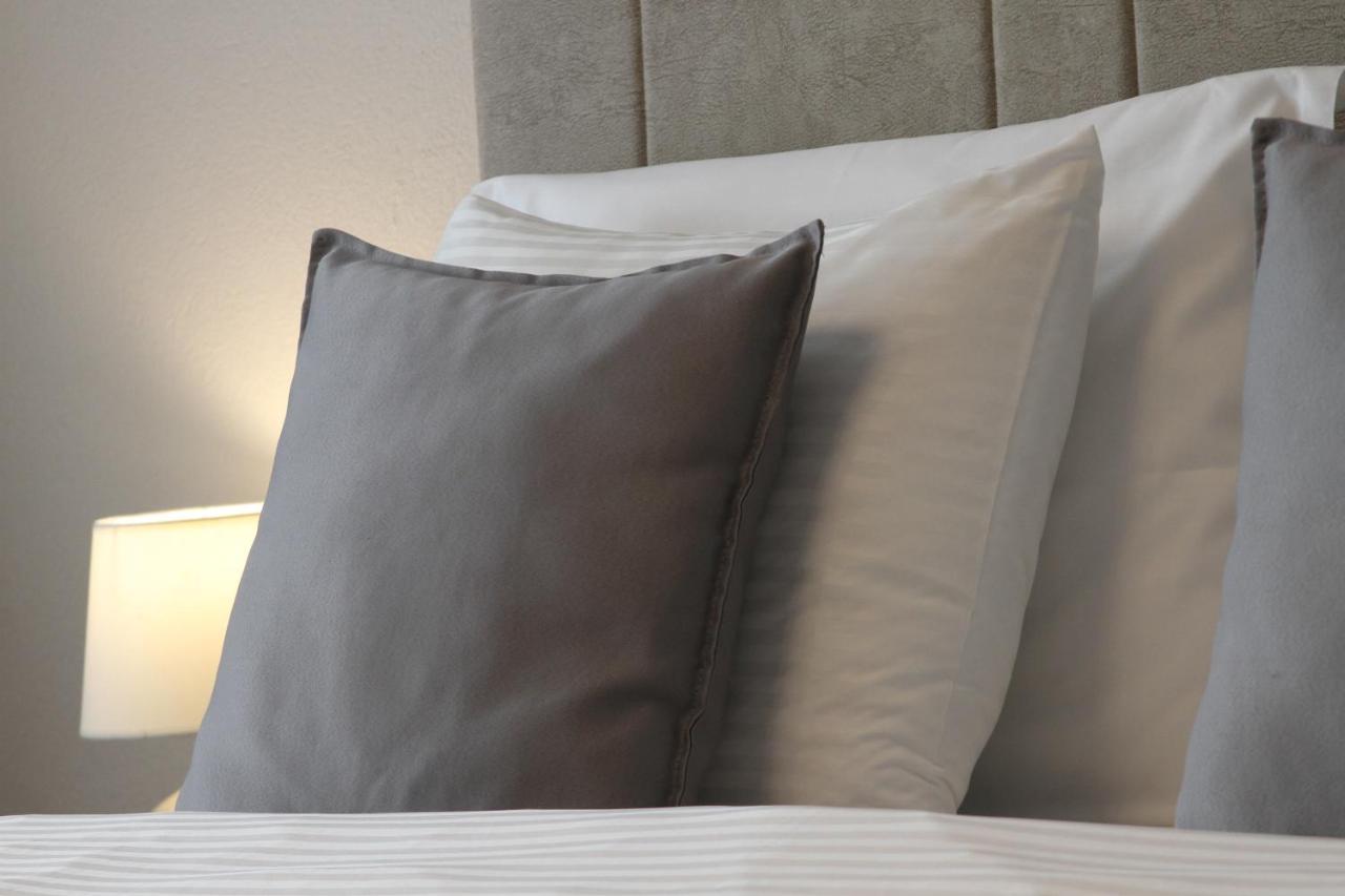 Hotel Driada Gjakova Екстер'єр фото