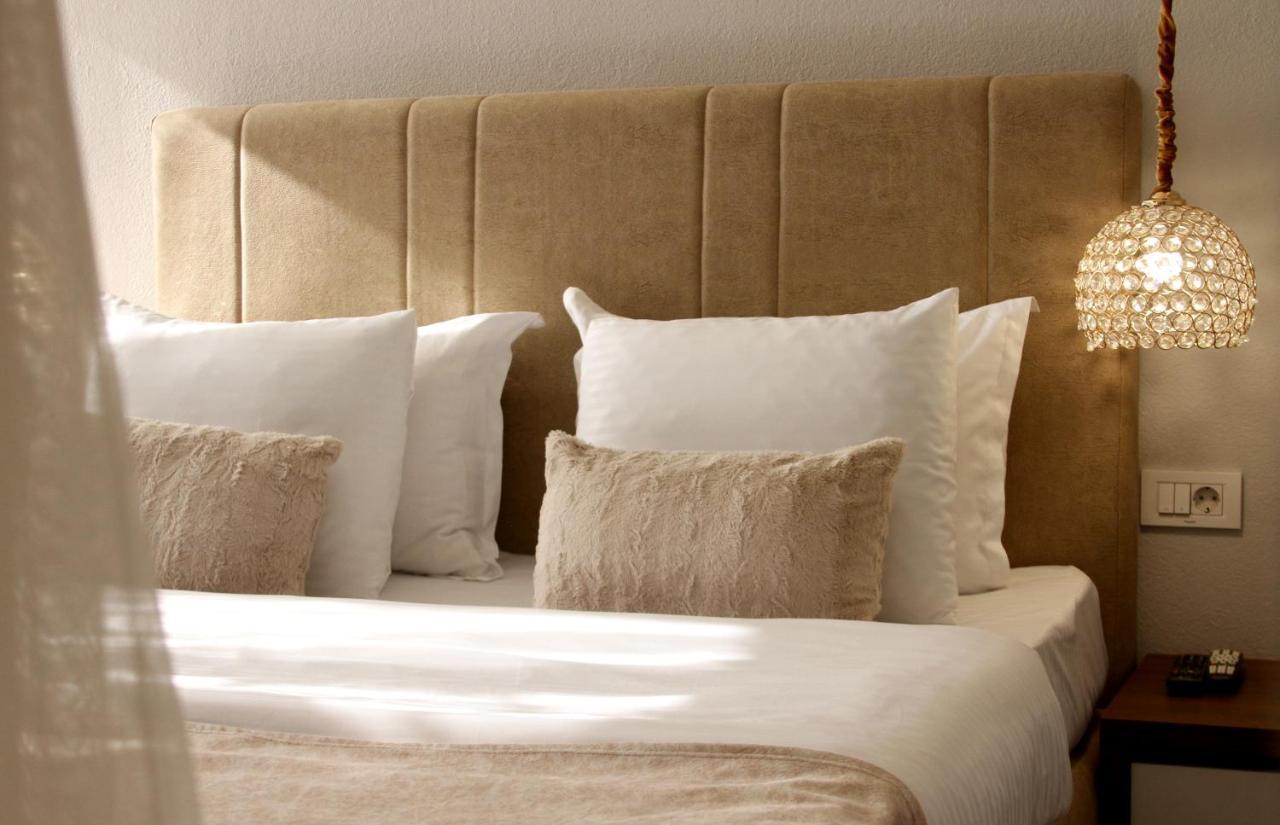 Hotel Driada Gjakova Екстер'єр фото