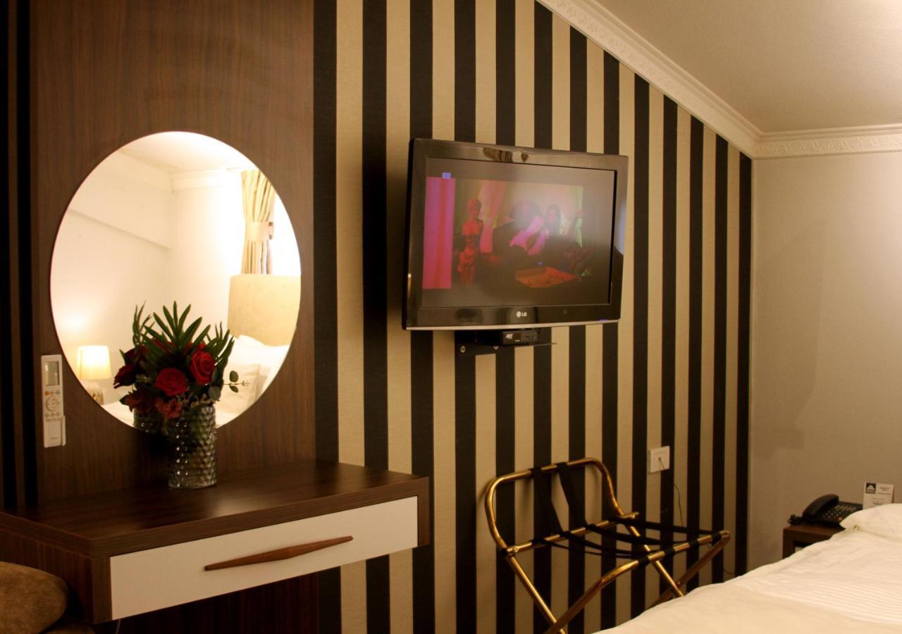 Hotel Driada Gjakova Екстер'єр фото