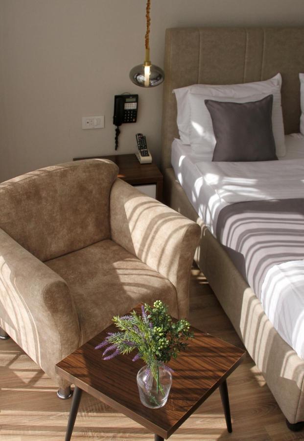 Hotel Driada Gjakova Екстер'єр фото