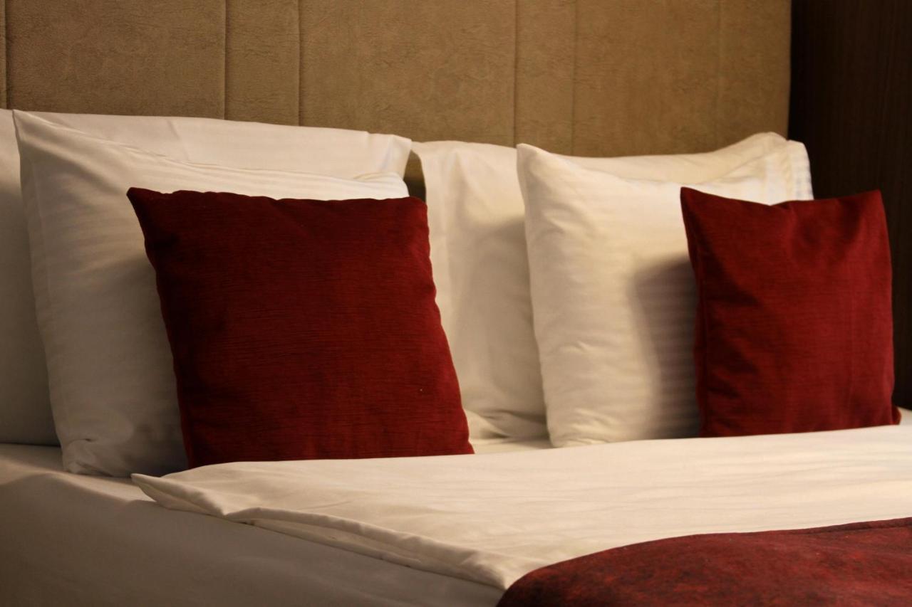 Hotel Driada Gjakova Екстер'єр фото