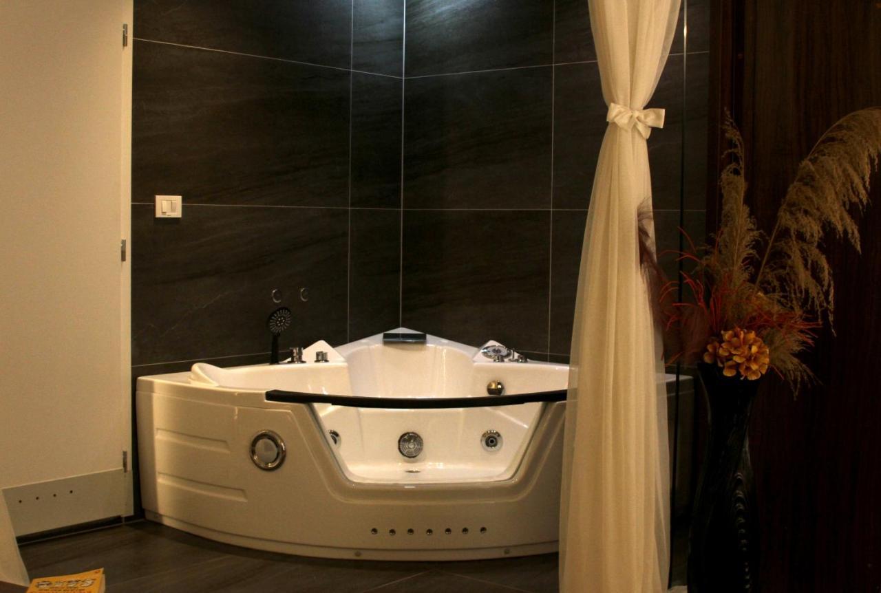 Hotel Driada Gjakova Екстер'єр фото