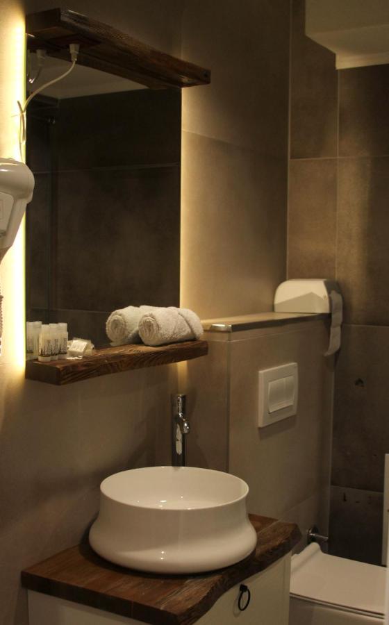 Hotel Driada Gjakova Екстер'єр фото