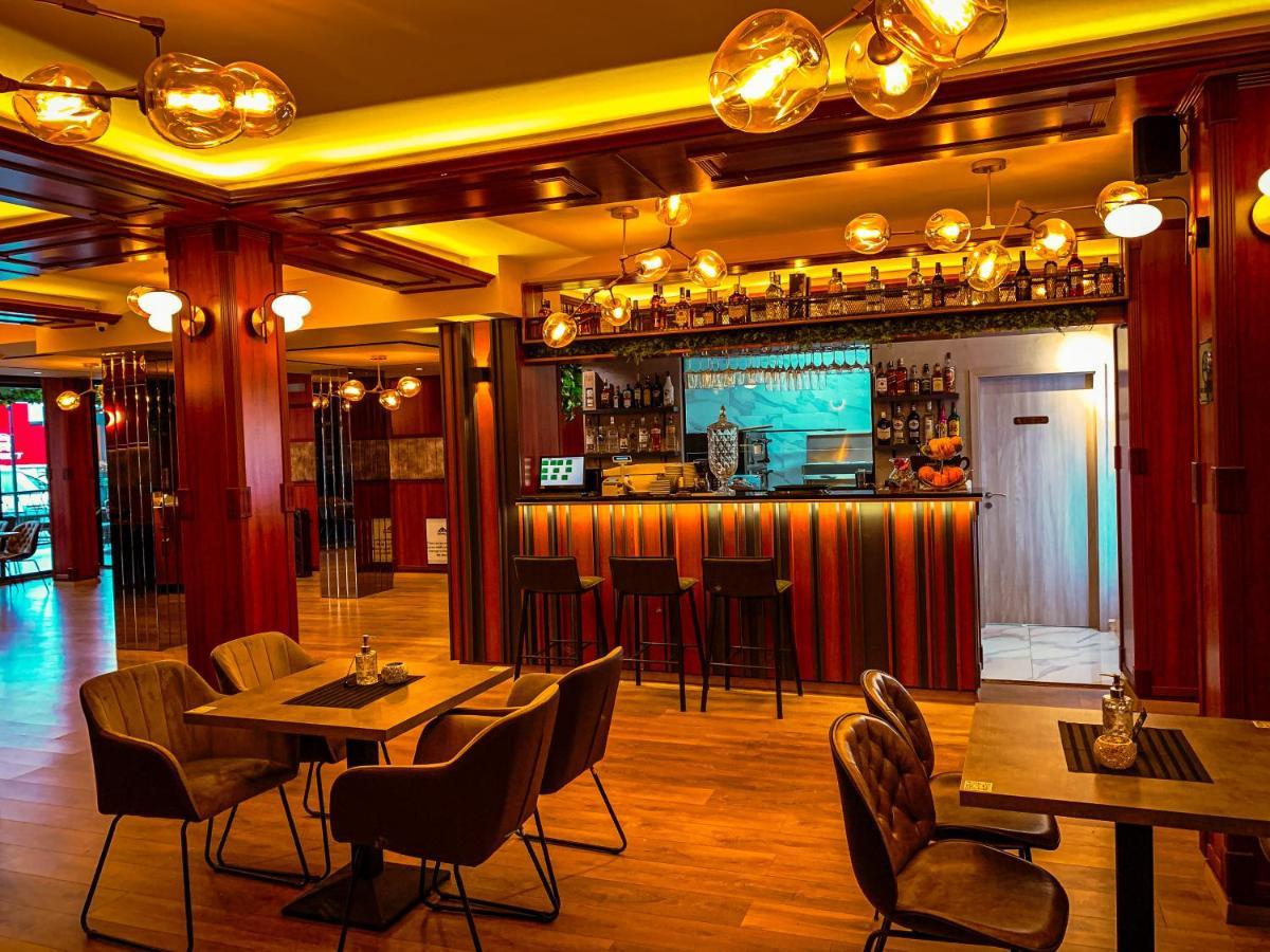 Hotel Driada Gjakova Екстер'єр фото