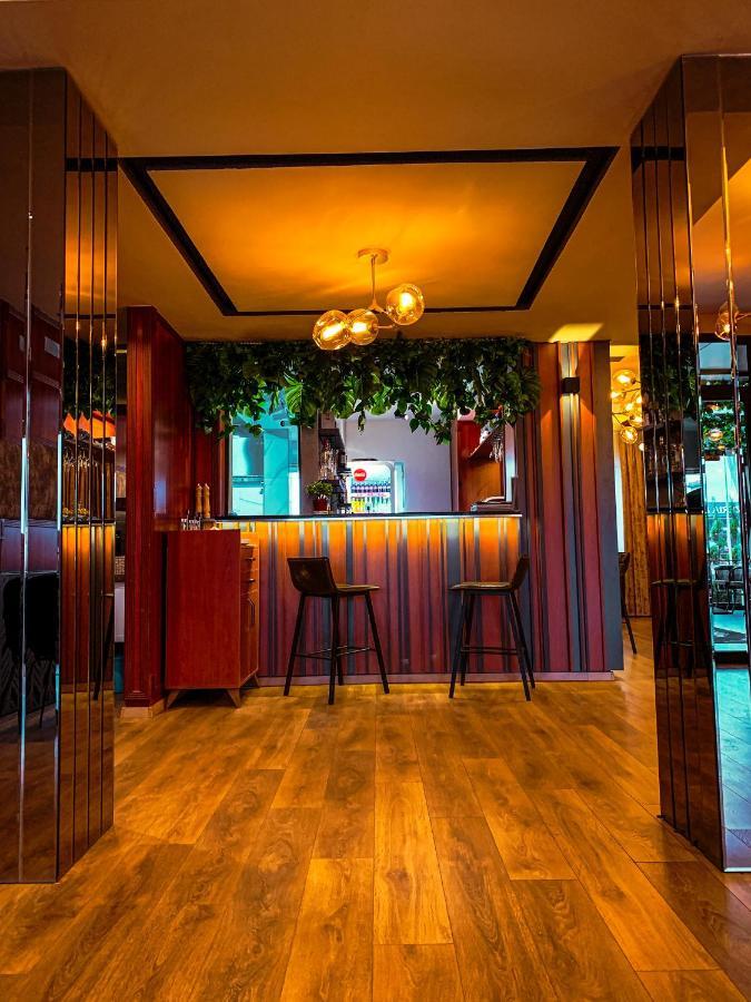 Hotel Driada Gjakova Екстер'єр фото
