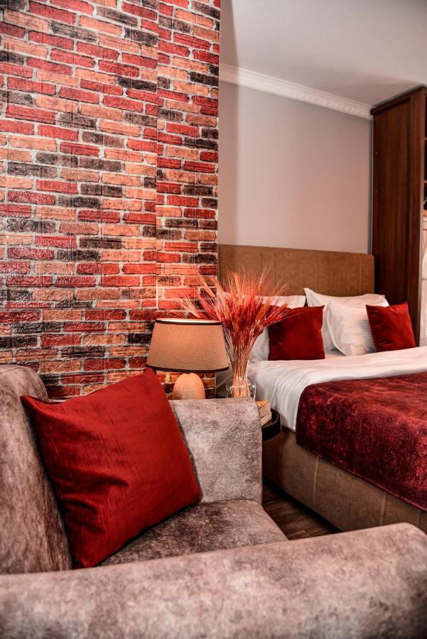Hotel Driada Gjakova Екстер'єр фото