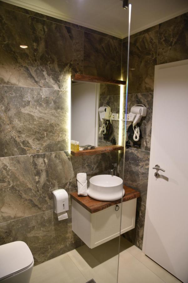 Hotel Driada Gjakova Екстер'єр фото