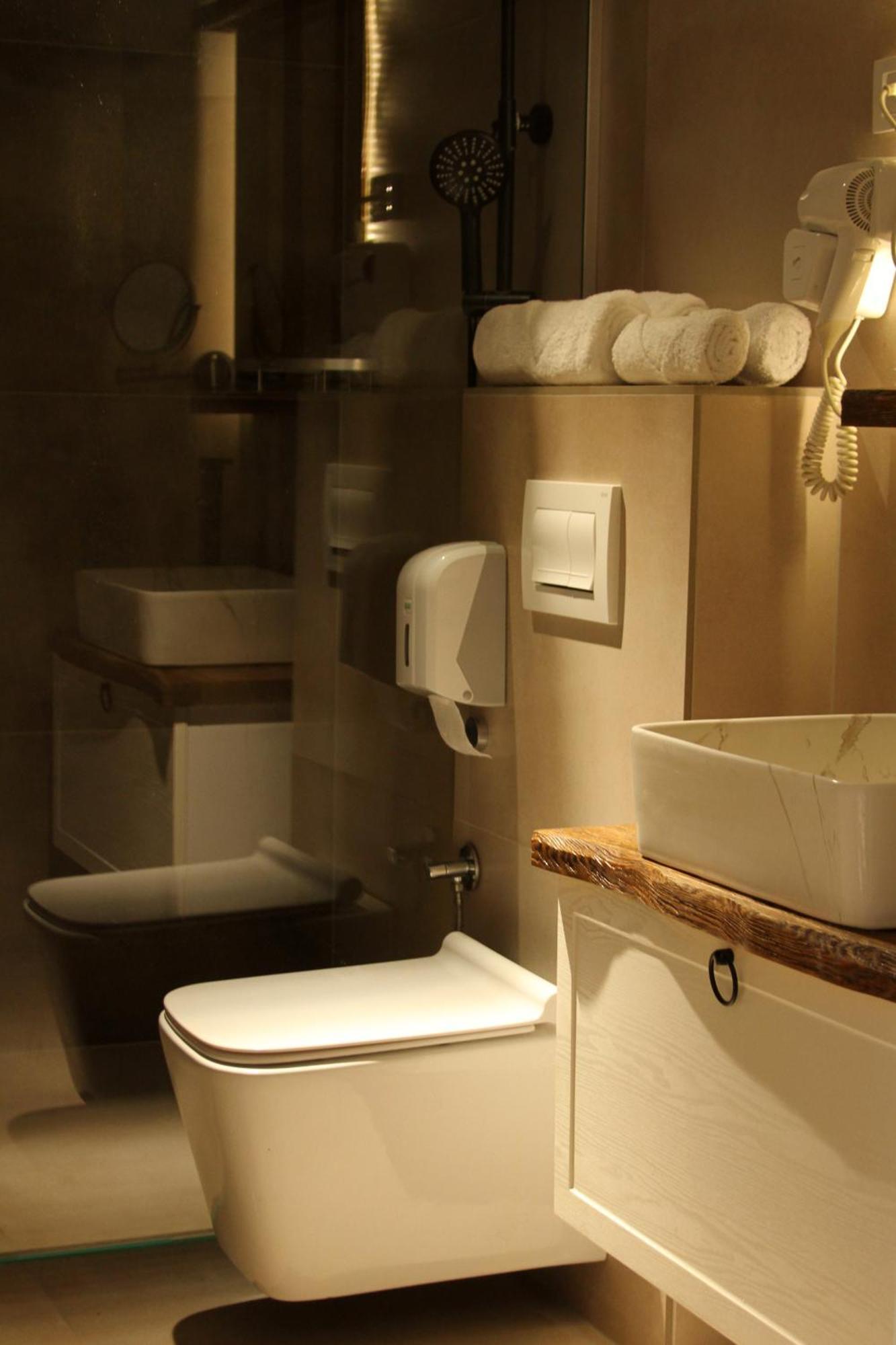 Hotel Driada Gjakova Екстер'єр фото