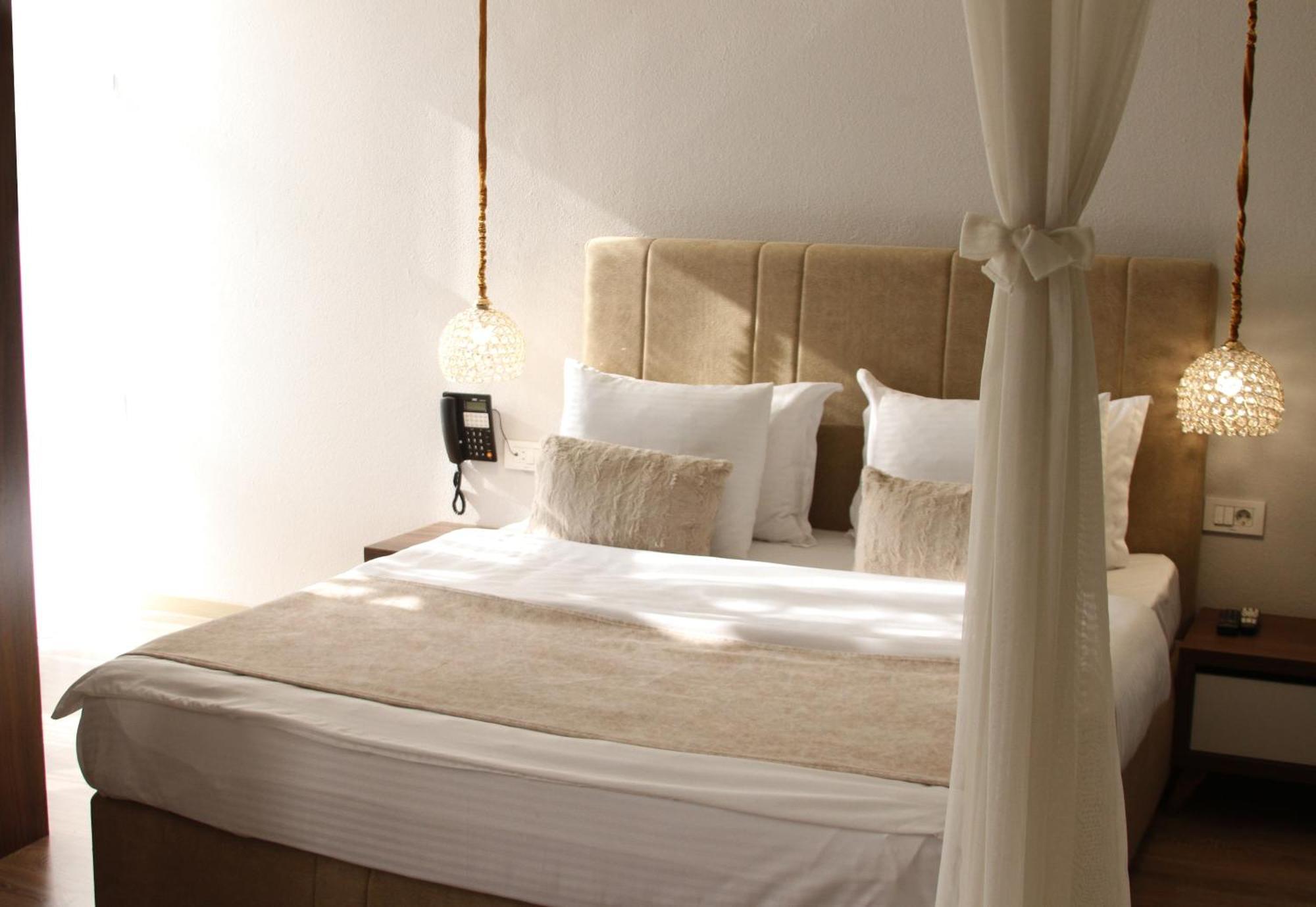Hotel Driada Gjakova Екстер'єр фото