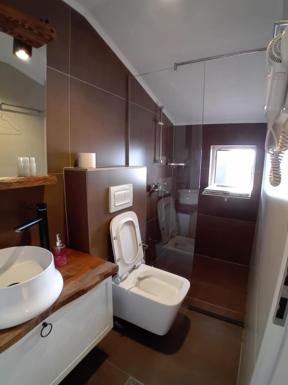Hotel Driada Gjakova Екстер'єр фото