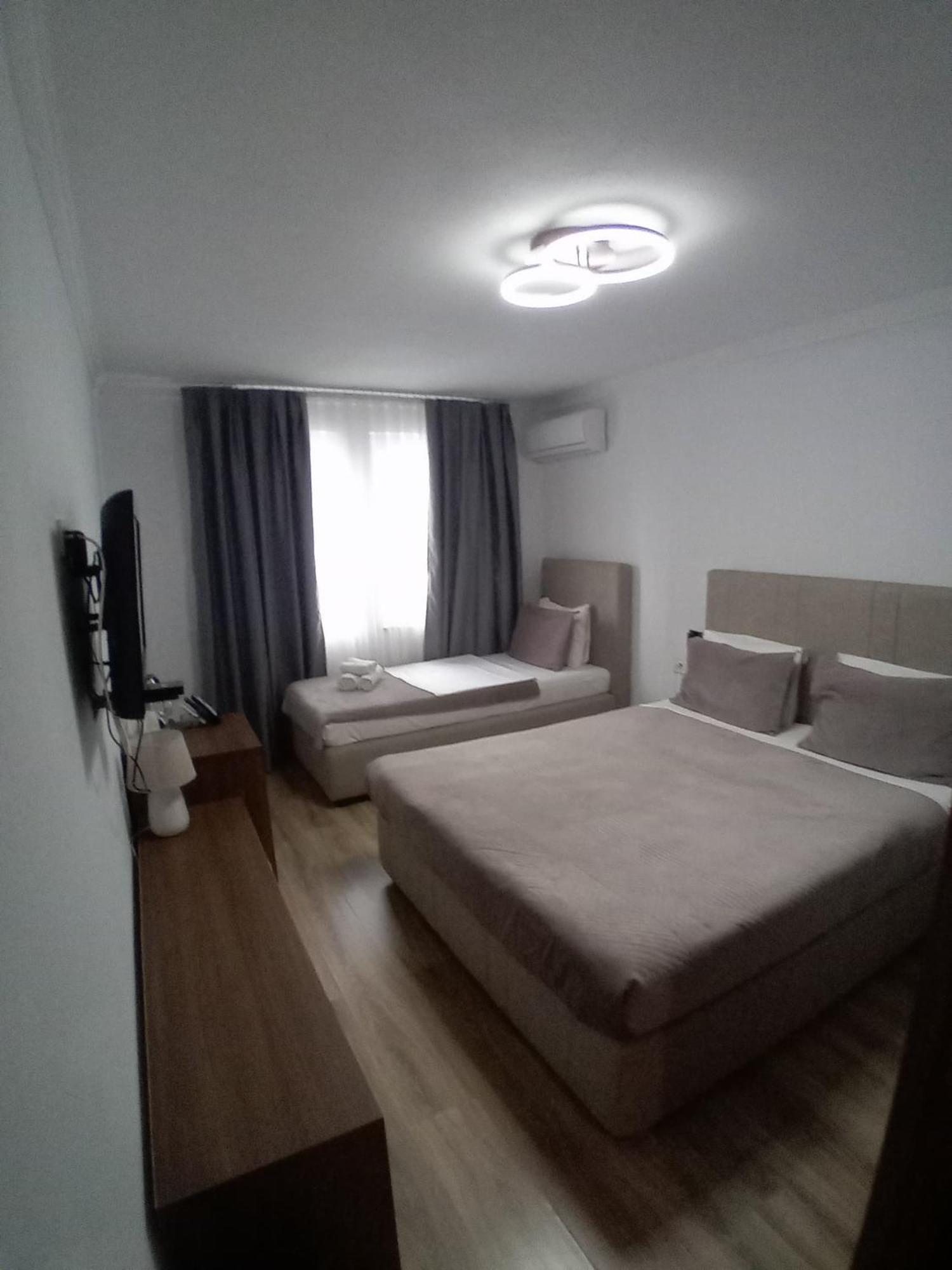 Hotel Driada Gjakova Екстер'єр фото