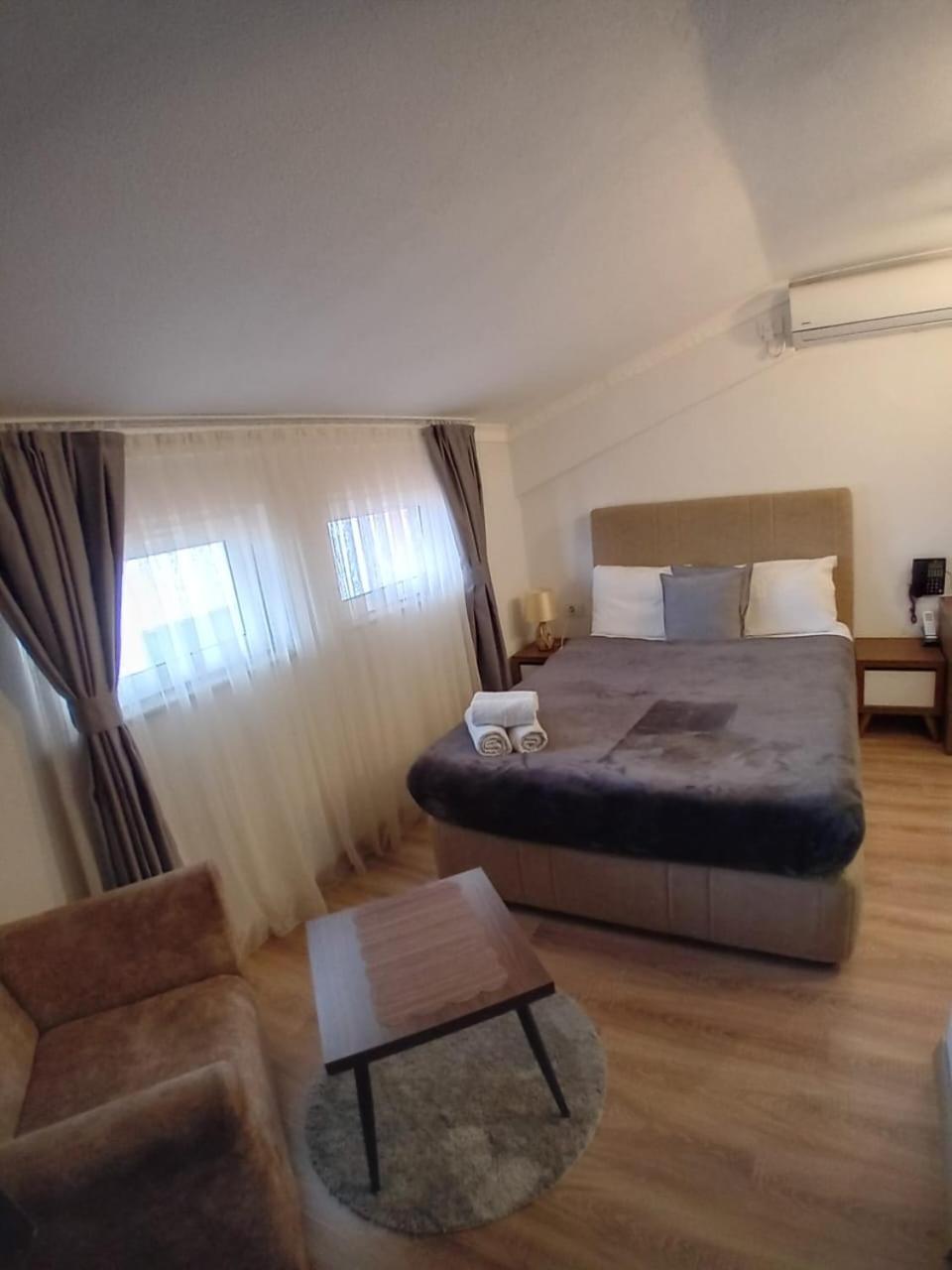 Hotel Driada Gjakova Екстер'єр фото
