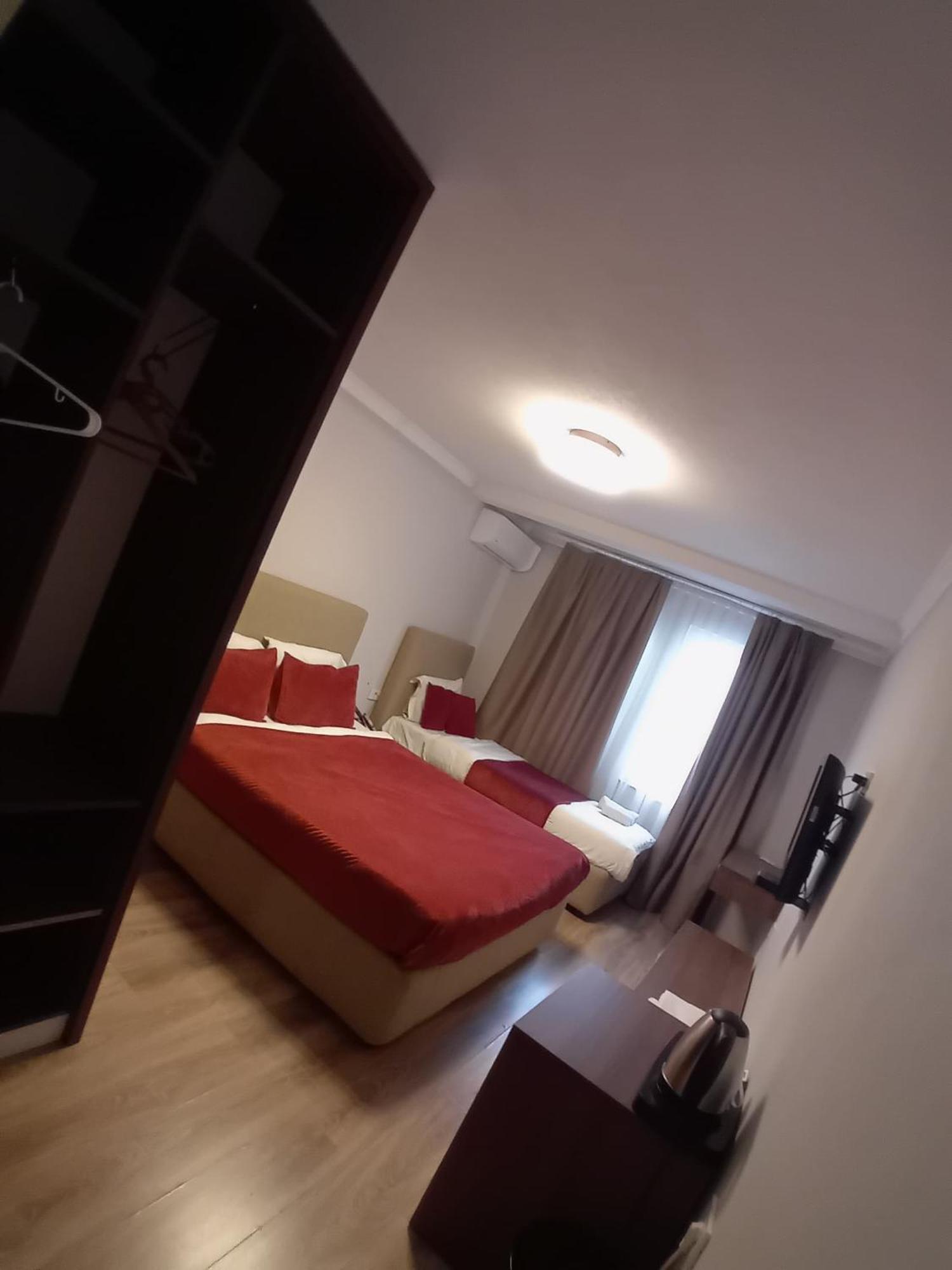 Hotel Driada Gjakova Екстер'єр фото