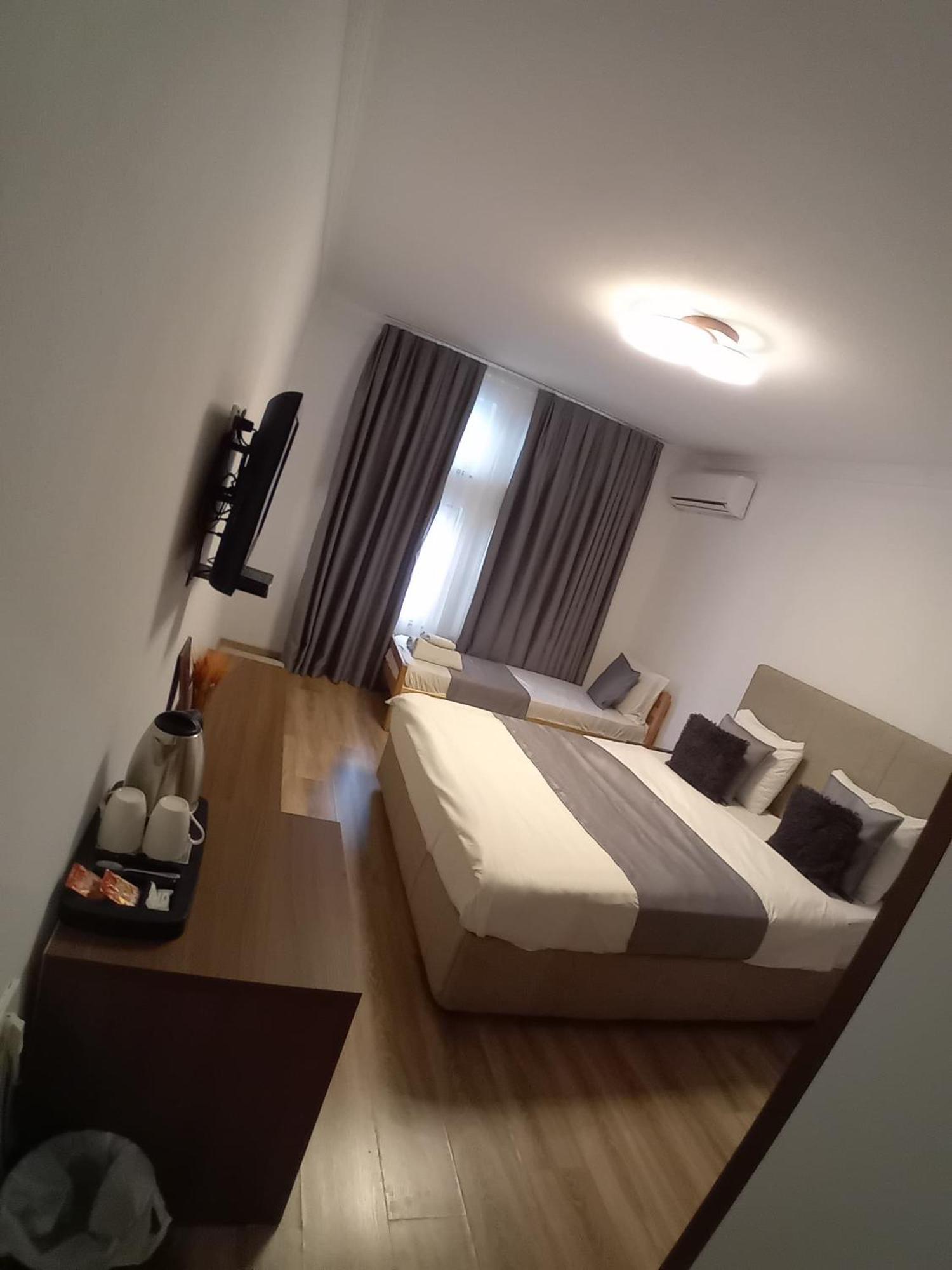 Hotel Driada Gjakova Екстер'єр фото