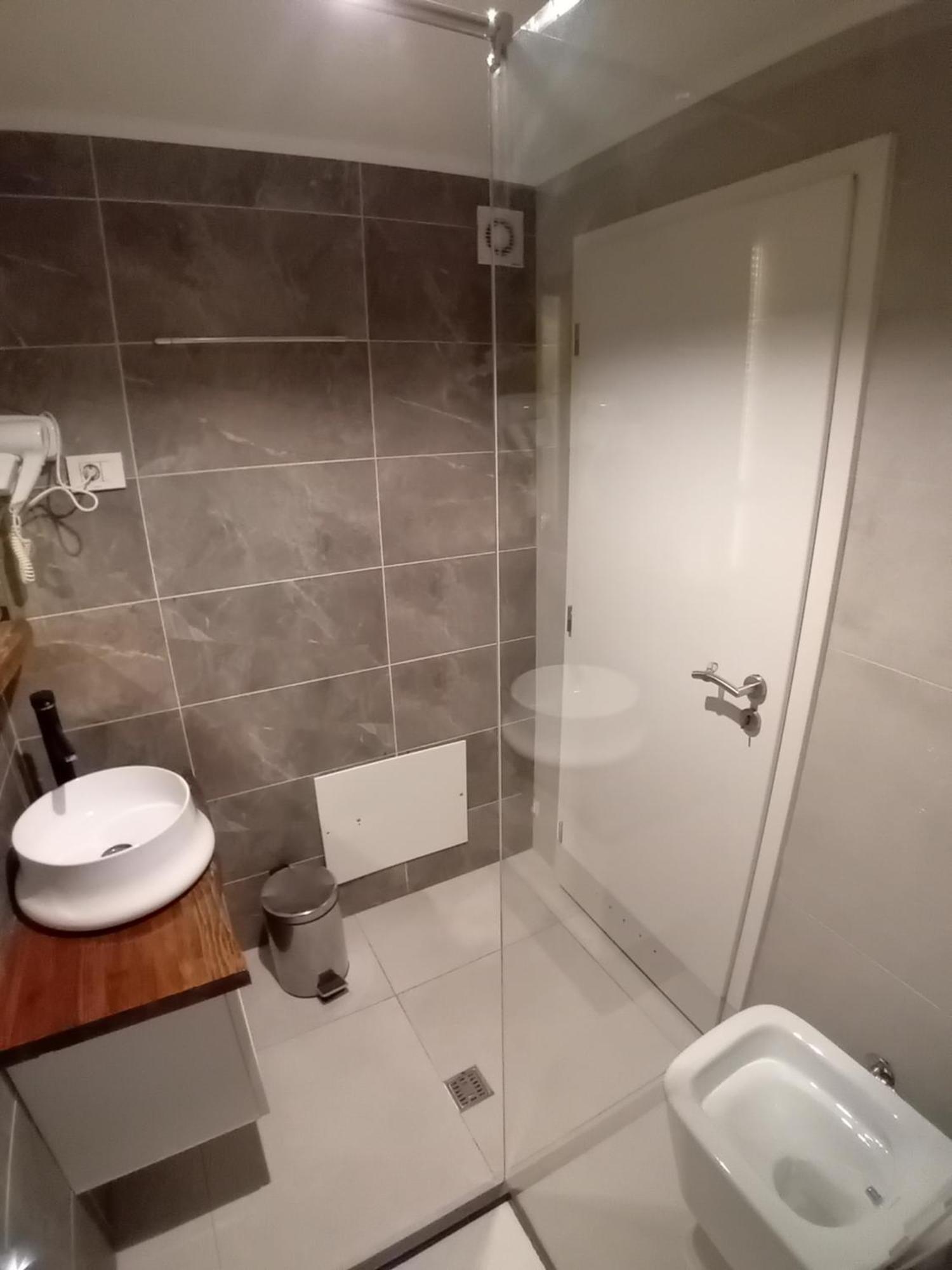 Hotel Driada Gjakova Екстер'єр фото